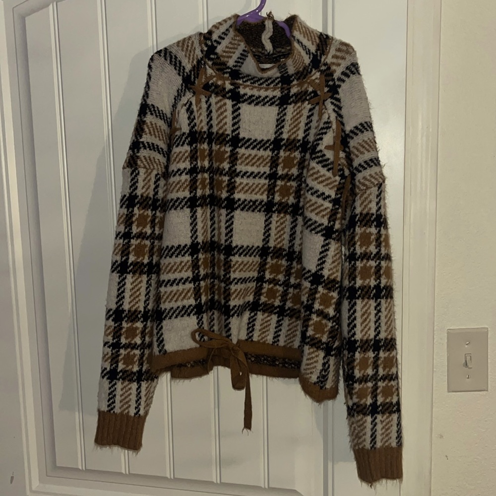 Multicolored fall sweater (plaid) Barely used